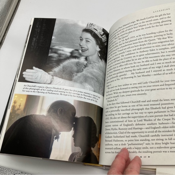 The Crown Book - Picture 4 of 6